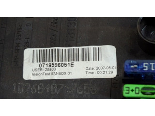 Блок предохранителей  Skoda Octavia (A5) 2004-2013      1K0937125A   