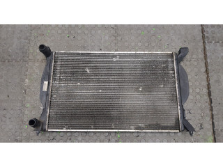 Радиатор охлаждения двигателя  Audi A4 (B7) 2005-2007