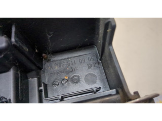 Блок предохранителей  Mercedes A W176 2012-2018      A2465400182   