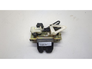 Замок багажника  Volvo V70 2001-2008       