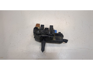 Блок реле Infiniti QX56 2004-2010 7154704430, 243827S010