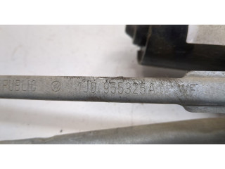 Двигатель стеклоочистителя (моторчик дворников) передний  Audi A3 (8L) 1996-2003      