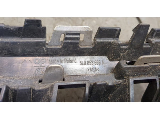 Решетка радиатора  Skoda Yeti 2013-2018          5l0853668a