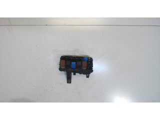 Блок реле Nissan Pathfinder 2004-2014 2438351E01, 24382EA000 2.5