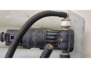 Бачок омывателя  Volkswagen Golf 5 2003-2009    