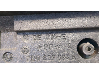 Бампер  Volkswagen Transporter 4 1991-2003 передний   7D0807693