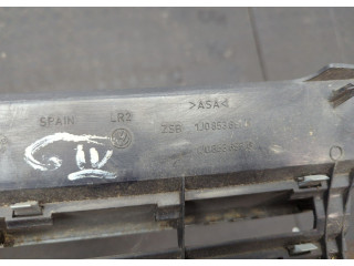 Решетка радиатора  Volkswagen Golf 4 1997-2005          