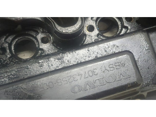 Клапанная крышка двигателя ДВС  Volvo XC90 2002-2006 2.4     