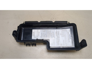 Крышка блока предохранителей Volvo XC70 2000-2007 30728133
