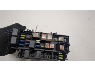 Блок предохранителей Mitsubishi Carisma