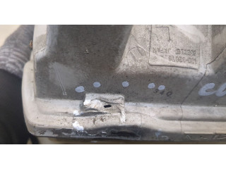 Фара передняя  Suzuki Grand Vitara 1997-2006 левая 