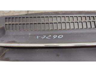 Решетка радиатора  Volkswagen Passat 5 2000-2005          