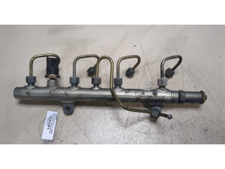 Рампа (рейка) топливная Mitsubishi Carisma