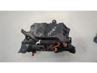 Блок предохранителей  Mercedes A W176 2012-2018      A2465400182   