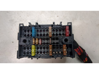 Блок предохранителей  Volkswagen Transporter 5 2003-2009           1.9