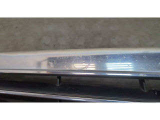 Решетка радиатора  Mercedes E W211 2002-2009          