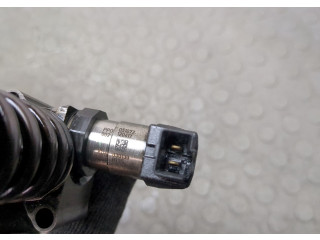 Форсунка топливная  Volkswagen Passat 6 2005-2010    03G130073S     