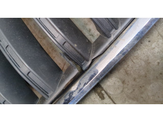 Решетка радиатора  Skoda Yeti 2013-2018          5l0853668a