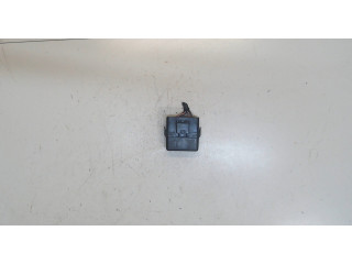 Блок реле Mitsubishi Pajero / Montero 2000-2006 MR495668 3.5