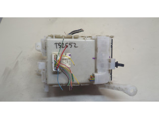 Блок предохранителей  Toyota Auris E15 2006-2012         