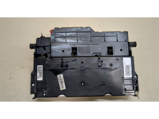 Блок предохранителей  BMW X3 E83 2004-2010      8364540   