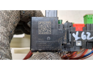 Блок предохранителей Skoda Octavia (A7) 2013-2023 5Q0937615C