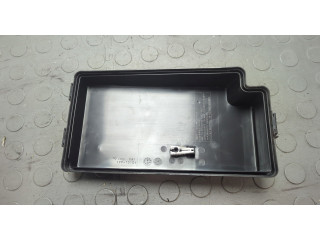 Крышка блока предохранителей  Toyota Prius 2015-2019         