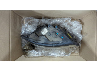 Фара передняя  Volvo V50 2004-2012 правая 