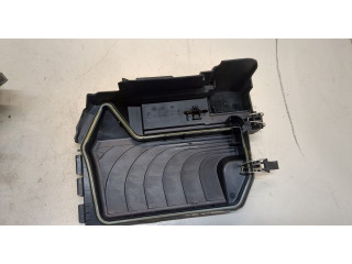 Блок предохранителей  Mercedes A W176 2012-2018      A2465400182   