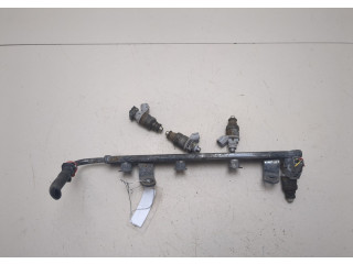 Форсунка топливная Mitsubishi Colt 2002-2012 MR988977, MN143973