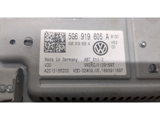 Дисплей мультимедиа  Volkswagen Passat 8 2015- 5G6919605A       