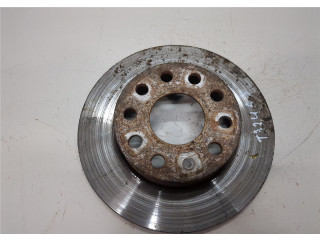 Диск тормозной Volkswagen Golf 5 2003-2009 2.0 задний 1K0615601AC