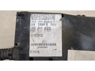 Блок предохранителей  Ford Focus 2 2005-2008      6M5T14K733ECC   