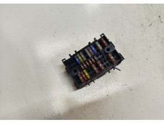 Блок предохранителей Volkswagen Transporter 5 2003-2009