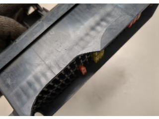 Блок предохранителей Volkswagen Golf Plus