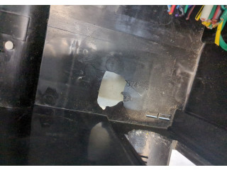 Блок предохранителей Infiniti QX56 2004-2010 243827s110 5.6