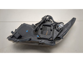 Фара передняя  Toyota Prius 2009-2015 правая 