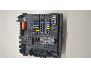 Блок предохранителей  Volvo S60 2000-2009      30728273, 8688264   