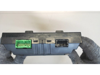 Дисплей бортового компьютера  Volvo XC60 2008-2017 30772584        