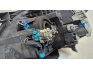 Фара передняя  Toyota Avensis 2 2003-2008 правая 