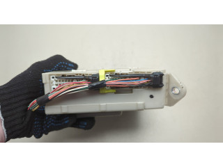 Блок предохранителей  Lexus IS 2005-2016      9273013023   