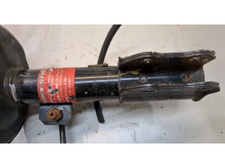 Стойка амортизатора  Pontiac Vibe 1 2002-2008      