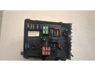 Блок предохранителей Volkswagen Golf 5 2003-2009