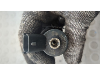 Форсунка топливная Mitsubishi Carisma 1995-2004 MW30620711, 0445110021