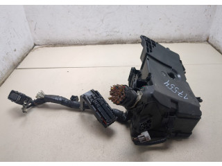 Блок предохранителей Lexus HS 2009-2018 8264147070