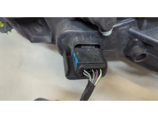 Фара передняя  Peugeot 208 2012-2019 левая 