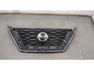 Решетка радиатора  Nissan Rogue 2020-2023          