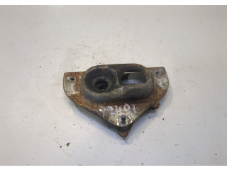 Замок капота Volvo 240