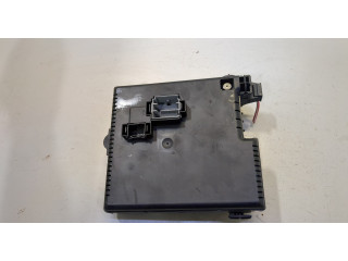 Блок предохранителей  Volvo XC90 2002-2014      8676391, 30728273   