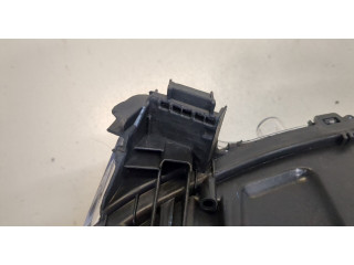 Фара передняя  Peugeot 208 2012-2019 правая 